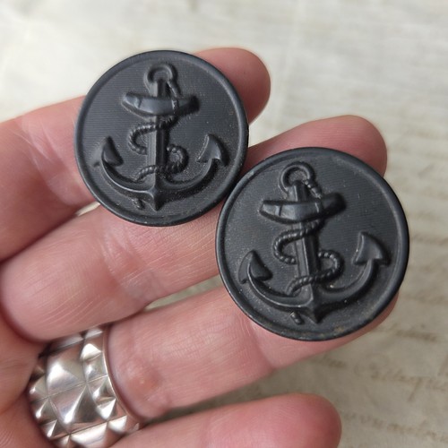 Grands boutons anciens en - 2,