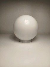 Abat - jour,globe en opaline Blanche vintage