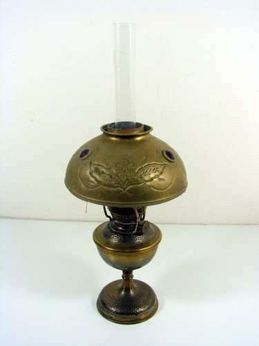 Lampe pétrole dite - à,