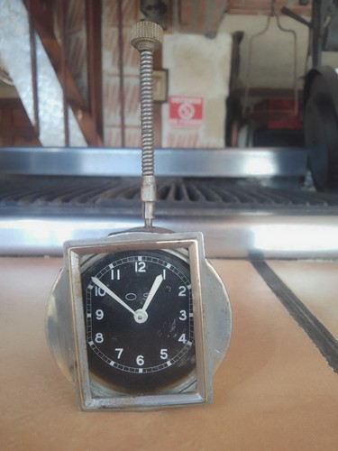 Ancienne montre voiture - ancienne,