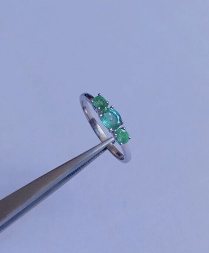 Bague ovale émeraude