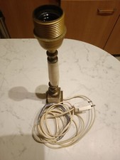 Belle lampe formant colonne en