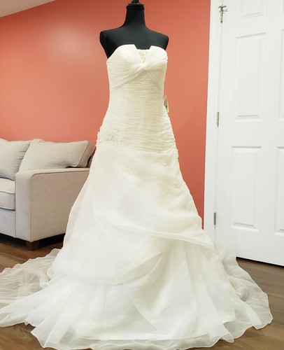 Nwt pronovias ivory ruched - nwt,