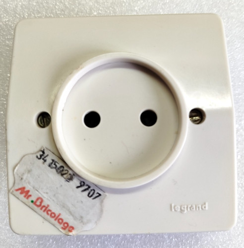Legrand prise blanche avec - 2,