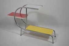 Sellette moderniste, bout de