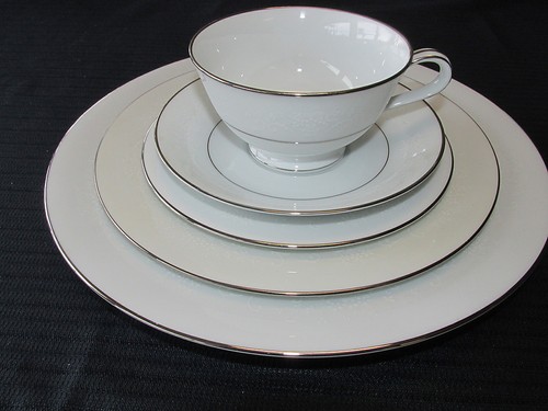 Whitehall noritake 5pc - whitehall,
