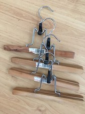 LOT 4 CINTRES ANCIENS BOIS 25 Cm  jupes pantalons Marque Mondex