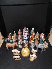 Anciens Santons , Crèche, 19 Personnages Et 6 Animaux 