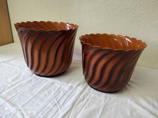 2 Cache-pots en plastique