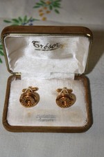 Ancienne paire de boutons de