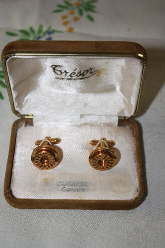 Ancienne paire boutons - de,