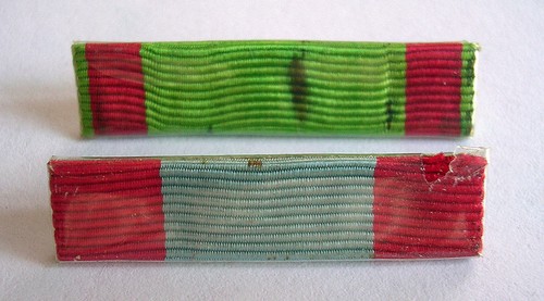 Lot barrettes de - 2,