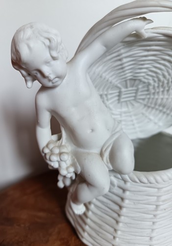 Ancien joli biscuit putto - putto, /
