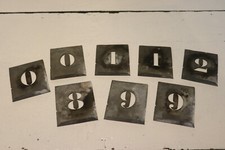 Pochoirs chiffres en zinc - 27