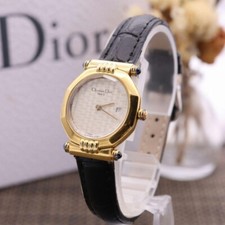 Christian Dior 64151 / Motif CD en verre découpé [pile neuve] sans boîte util...