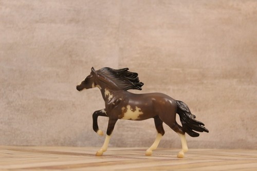 Breyer 2017 stablemates club - breyer,