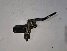 MAÎTRE-CYLINDRE DROIT AVANT