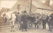 CPA 45 CARTE PHOTO SULLY SUR LOIRE CERTAINEMENT PENDANT LE CARNAVAL CHAR FLEURI