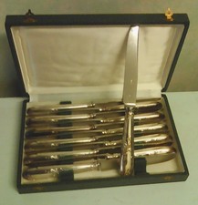 Ensemble de 12 couteaux à