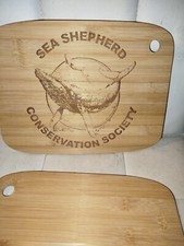 planche a découper gravé bamboo motif sea shepherd neuf