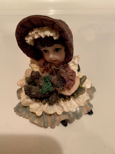 Small resin lil girl dress - lil,