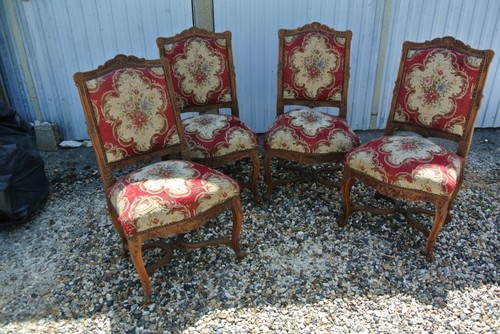 Chaises anciennes en -  4, noyer