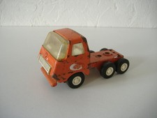 ancien CAMION  en métal de