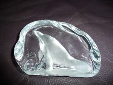 presse papier décoration DAUPHIN cristal d'arques décor en creux , parfait état 