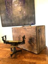 ANCIEN THÉODOLITE EN LAITON OU BRONZE " RICHER, L'HERMITE & LEJARD " A COMPLÉTER