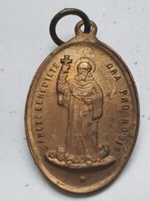 Médaille religieuse . SANCTE BENEDICTE ORA PRO NOBIS