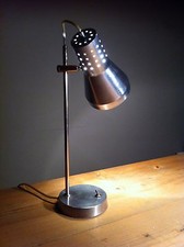 lampe metal perfore articule