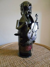 UN PORTE BOUTEILLE DE VIN ART
