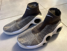 Paire de baskets Nike Flight