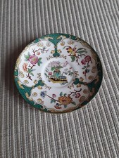 Soucoupe en porcelaine