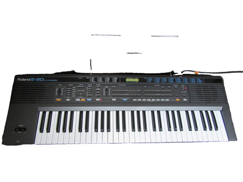 Roland synthesizer - roland, e-20