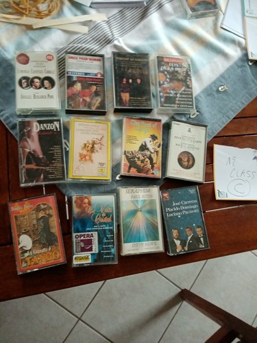 Lot cassettes audio musique - 12,