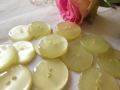 Lot boutons vintage - 13,