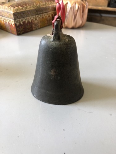 Ancienne petite cloche - ancienne,