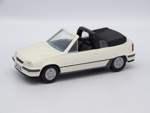 Gama opel kadett - 1/43,