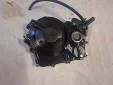 CARTER D'EMBRAYAGE AVEC POMPE