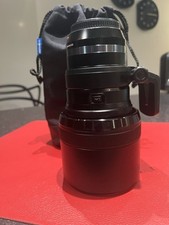 Olympus M. Zuiko Digital ED 40-150 mm F/2,8 Téléobjectif avec Pare-soleil, Étui