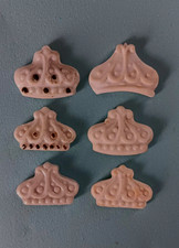 LOT Six fèves COURONNES