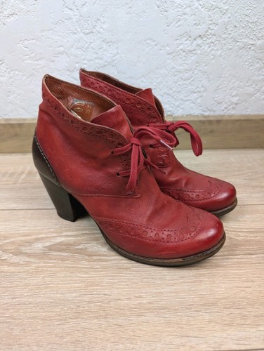 Bottes avant gardistes 98 - bottes, avant-gardistes