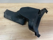 UN CACHE PLASTIQUE MOTEUR MAXI