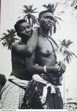 carte photo FEMMES Africaines aux seins nus - TRANSGENRE Transexuelle ????