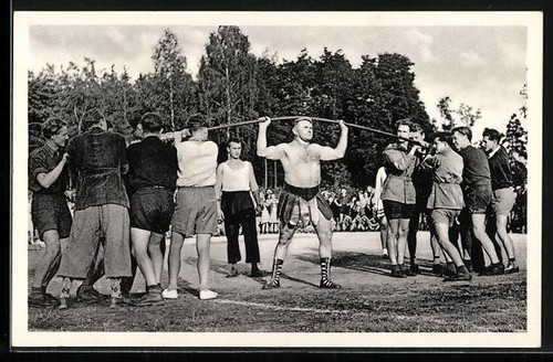 Carte postale athlète - , lourd