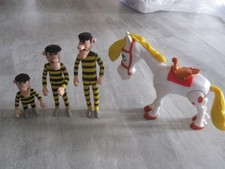 LOT DE 4 FIGURINES ARTICULÉES