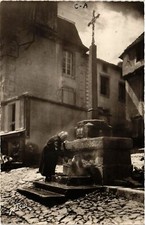 CPA Chaudes-Aigues La Fontaine d'eau chaude FRANCE FOLKLORE (787903)