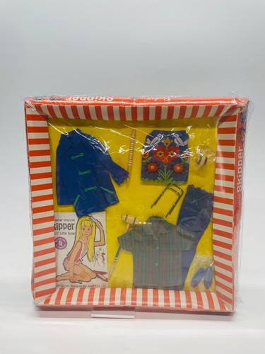 Vintage barbie 1965 - vintage,
