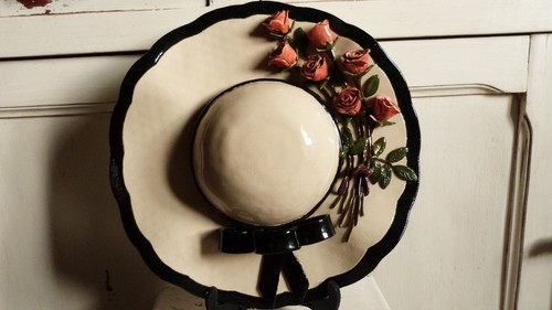 Chapeau décoratif - , en